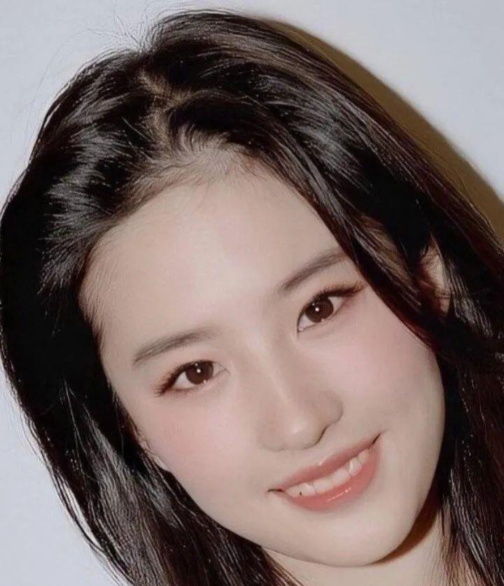 把刘亦菲的眼睛换成杨幂的眼睛会发生什么样的改变