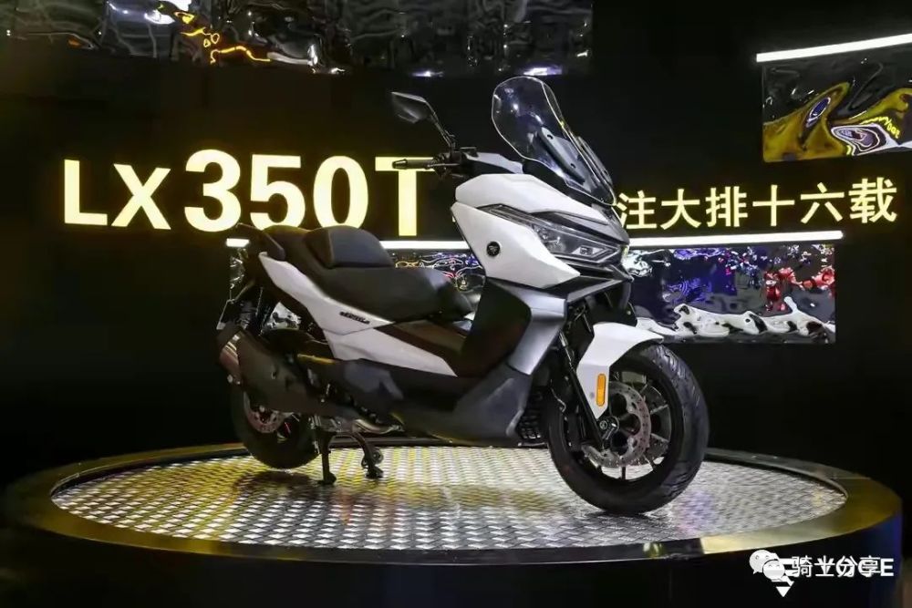 宝马c400远房表亲无极350t,最终会卖多少钱呢?