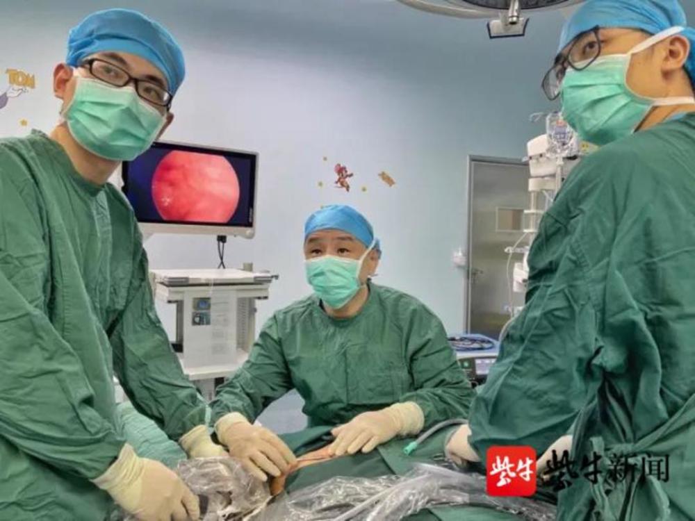 女婴患罕见膀胱外翻,医生7小时高难度手术妙手修复
