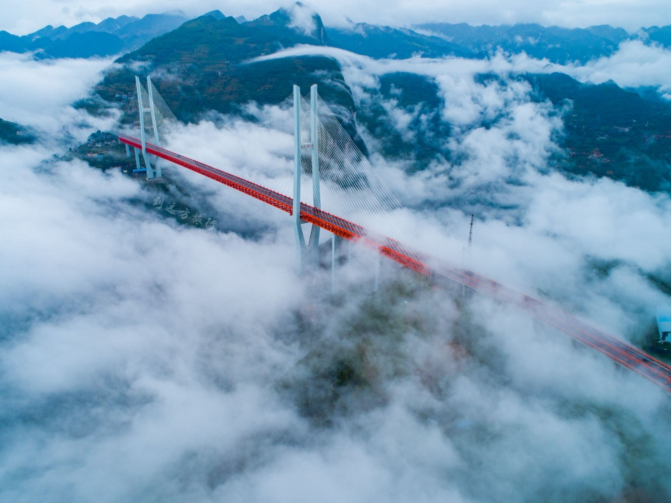 耗资10亿的北盘江大桥,中国3年就完工,究竟是怎么做到