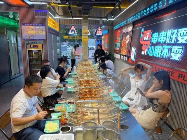 耍围炉麻辣串:精细是唯一的标准