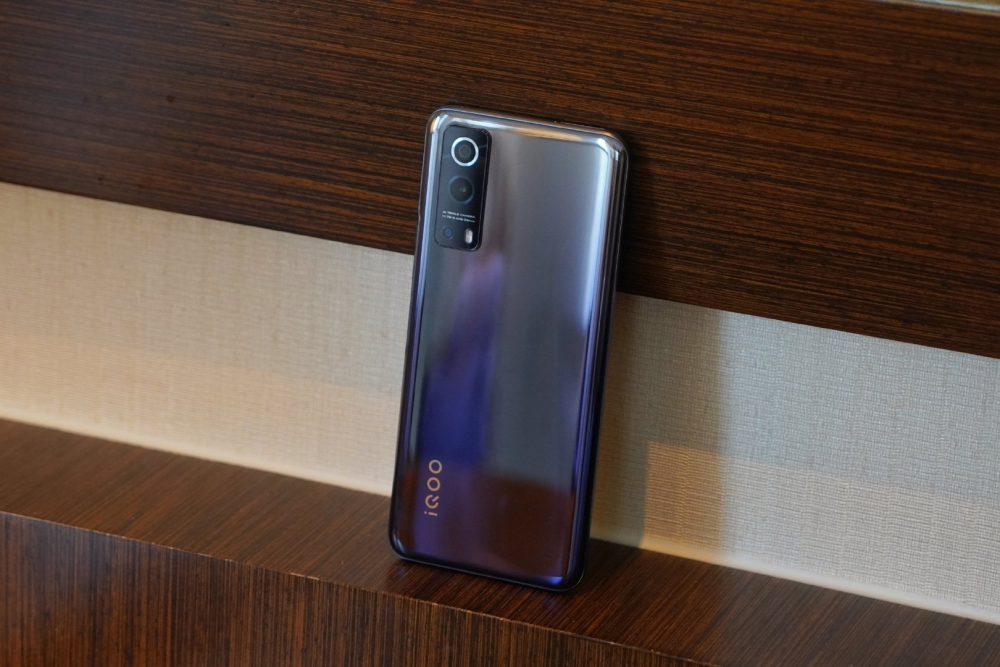 红米note 9 pro跌至1399元起!iqoo z3:你降价,我也降价