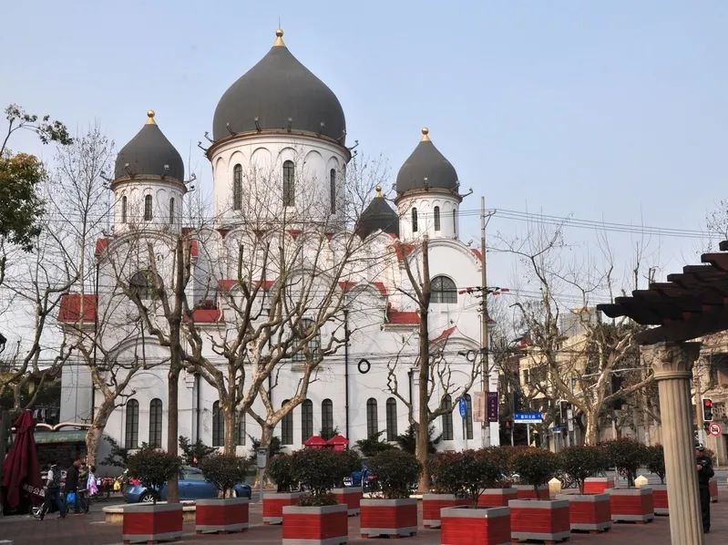 襄阳南路新乐路的这座东正教堂,居然就是《股疯》中说到的"电真空公司