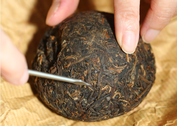 普洱茶的正确撬茶方式值得收藏