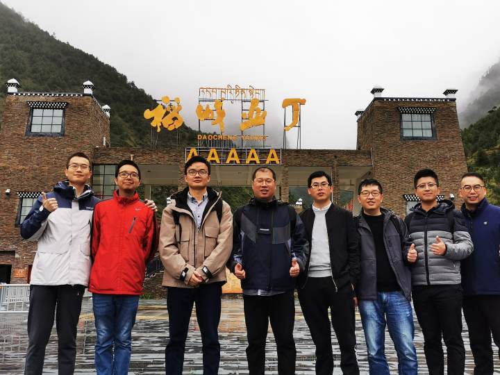 可惜,中藏医院这边的情况有点特殊,中秋,郑建亮想了想还是留下来值班