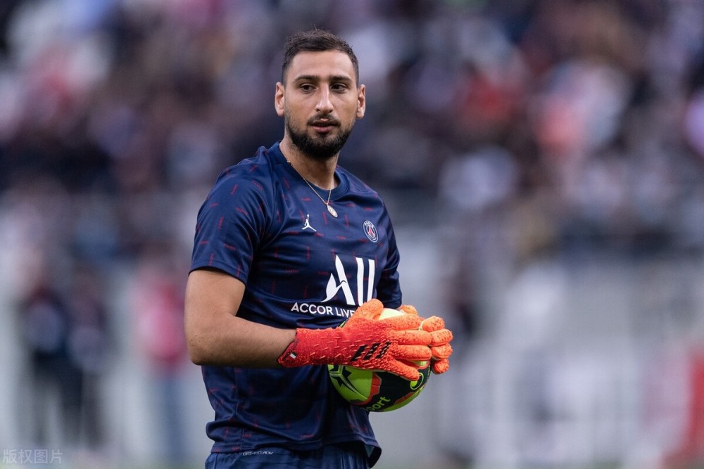 阵型:3-5-2 门将 多纳鲁马gianluigi donnarumma|身价6500万欧元 巴黎