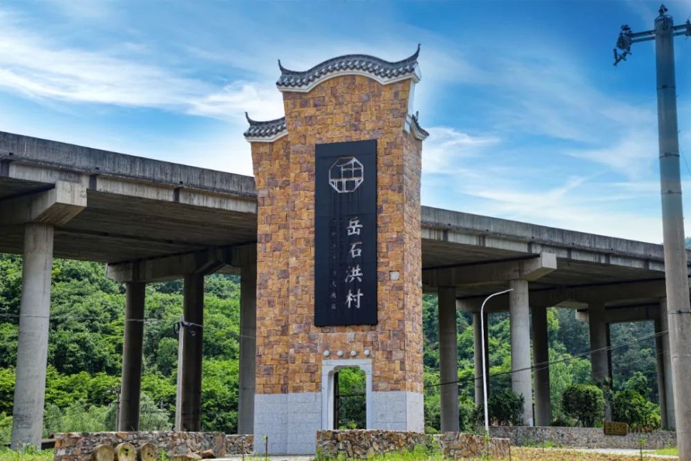 "鸟鸣山幽,鲜氧漫溢,走进汀祖镇岳石洪村,山居慢生活的样子俯首皆是.