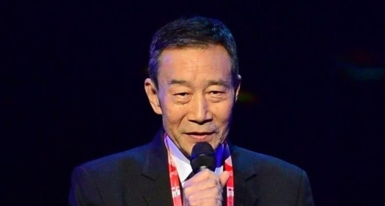 67岁李雪健助阵儿子新电影,首谈观影感受:他可以走导演这条路