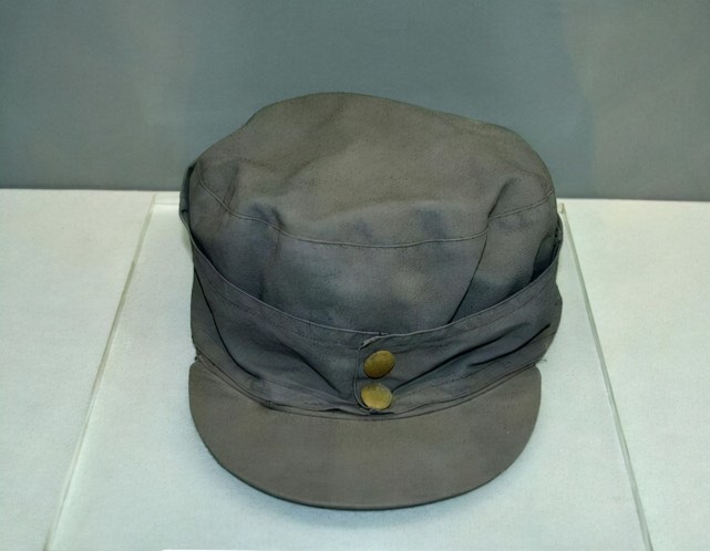 抗战时期,八路军帽子上的"两粒纽扣"有什么作用?大有来头