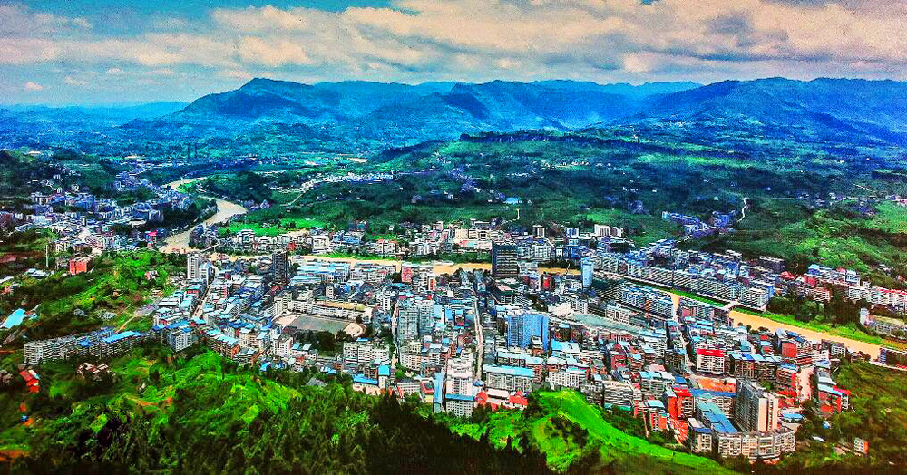 南坝镇是一个"明星乡镇,它是四川省达州市宣汉县最大的镇,全镇人口