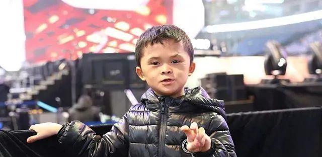 小马云成"伤仲永",年少成名被过度消费,13岁就已见过人性复杂