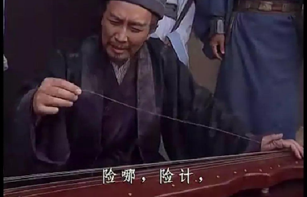 空城计最大的疑点,其实是城楼上俩书童?难怪司马懿连夜退兵