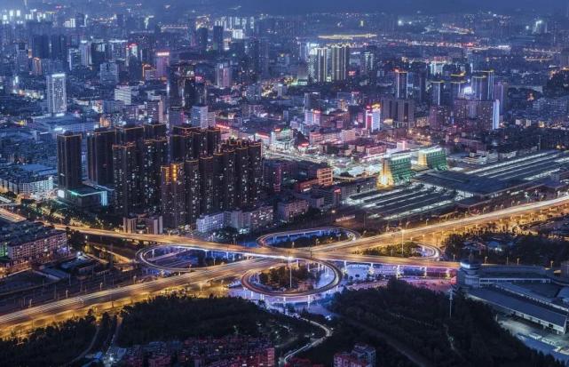 昆明市市区人口_关注 成都晋升全国超大城市