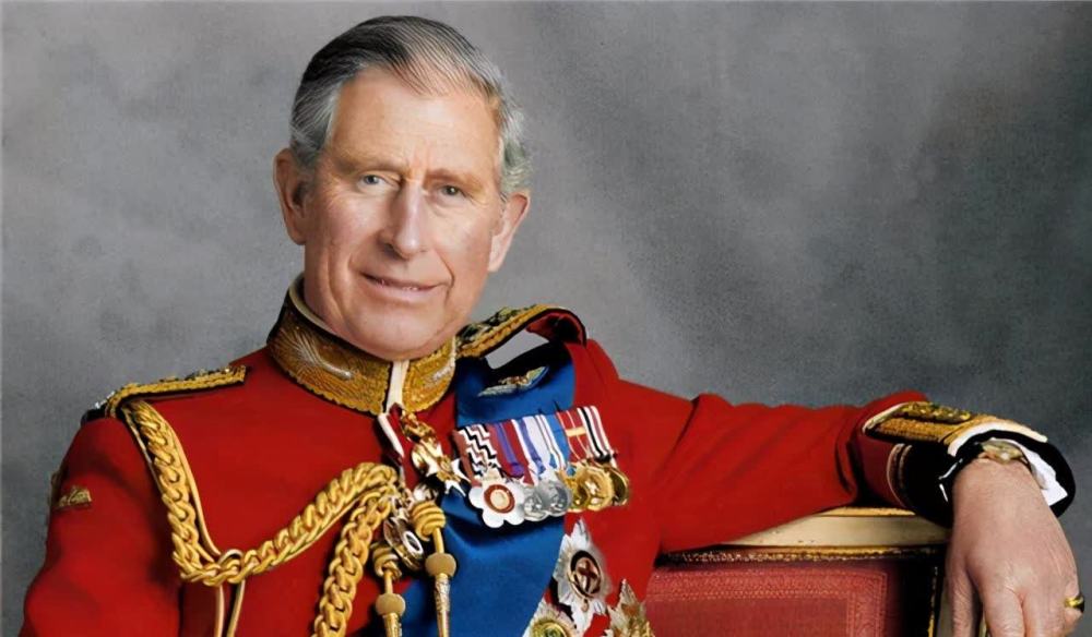 菲利普亲王:我跟女王活这么久,只为阻止查尔斯王子成为国王