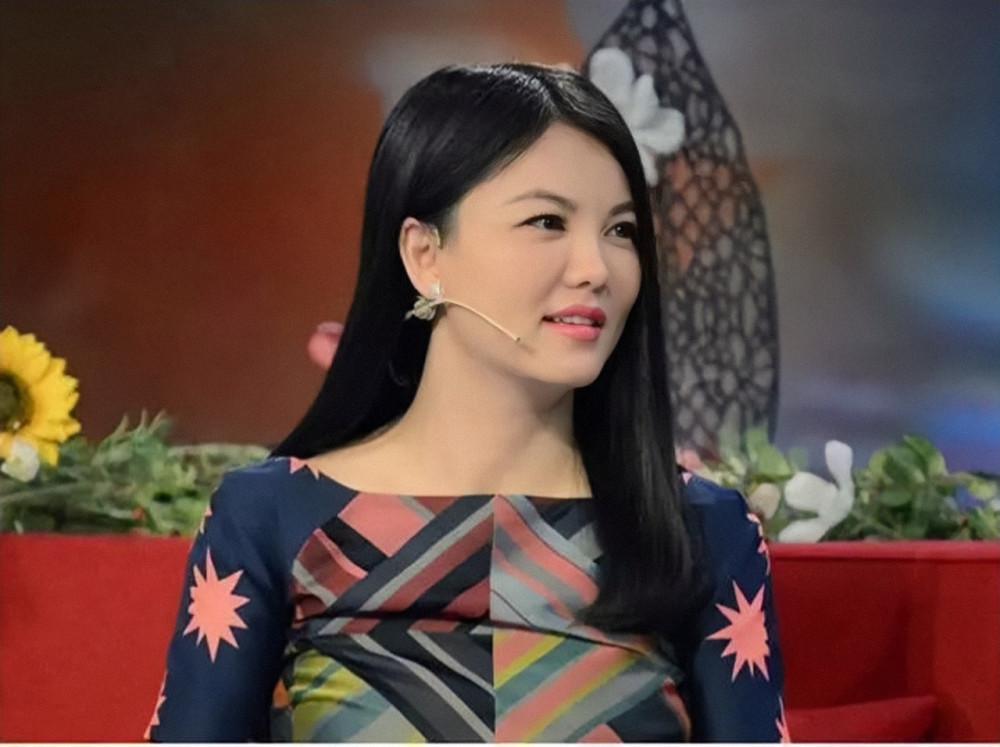 33天闪婚富豪,现任老公两次不轨,45岁的李湘可曾后悔?