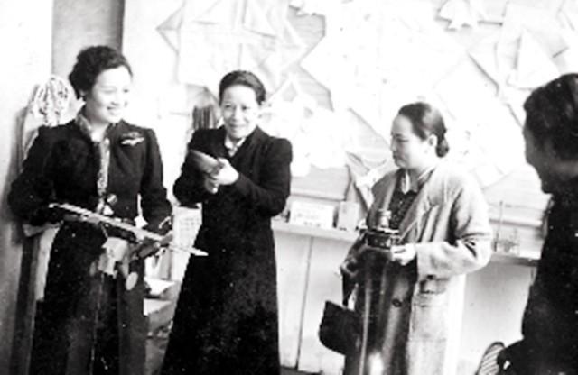 宋氏三姐妹最后的晚餐:定制一六斤大月饼,全家小心维护大姐戒令