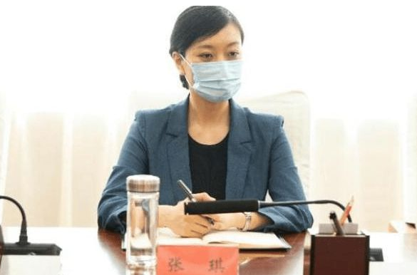 34岁清华女博士当选河北县长颜值与才华并存是年轻人该追的星