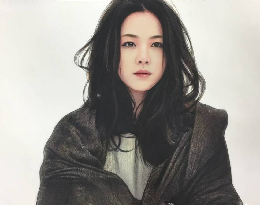 久违的汤唯41岁现状像吃了防腐剂亮相电影节造型宛如21岁