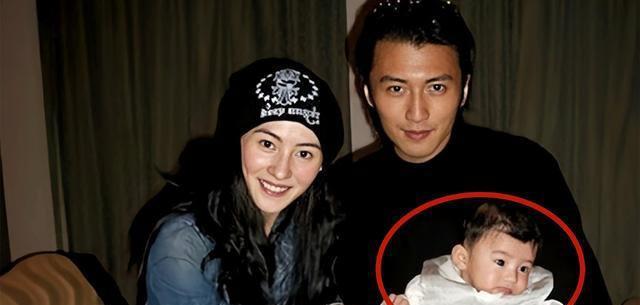 谢霆锋王菲中秋晚会同台献艺,会正式结婚吗?细看谢霆锋做法