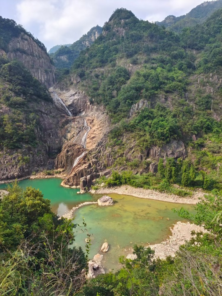 黄岩长潭湖秋色宜人