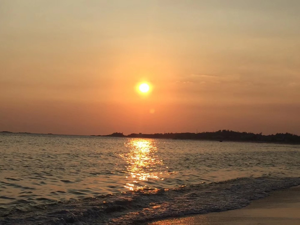 海边的夕阳与日出总让人觉得浪漫