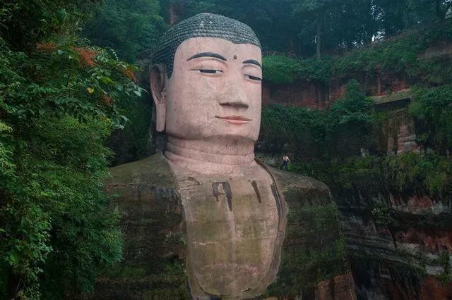 乐山大佛闭眼流泪事件, 已经发生了不止一次!