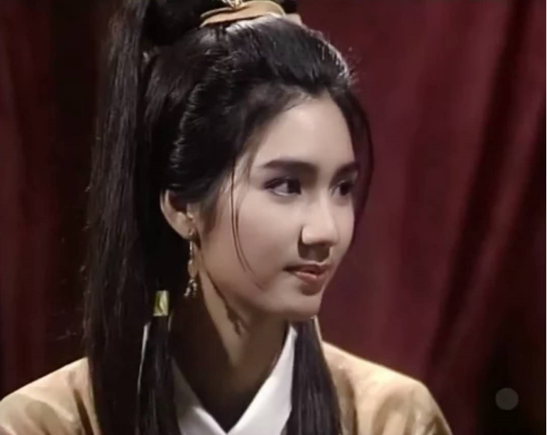 港普四美穿汉服亮相,蔡少芬朱茵引回忆杀,谁年轻时不是古装美人