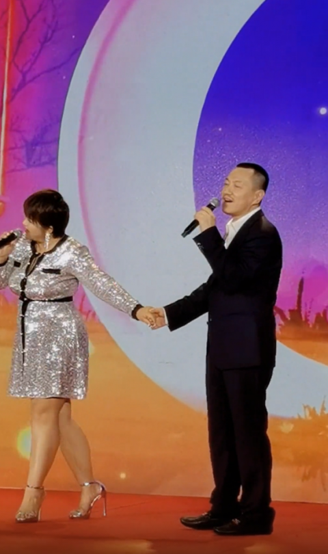 雪村和老婆深情对唱 付笛声夫妇台下捧场