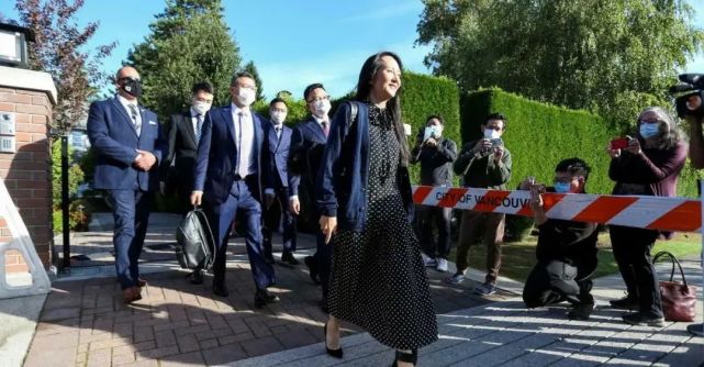 媒体报道了孟晚舟获释后发表的简短演讲,在演讲的最后,她说"我想感谢