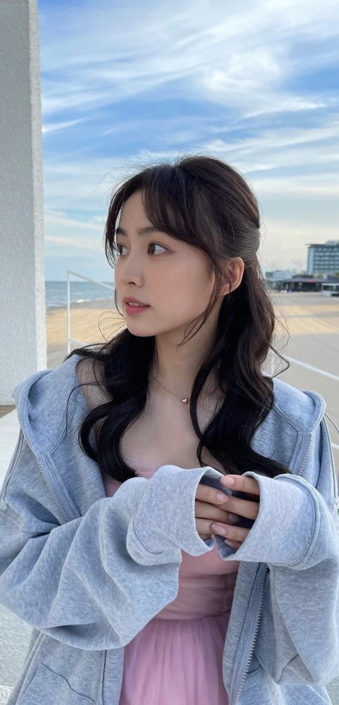 ins风美女手机壁纸