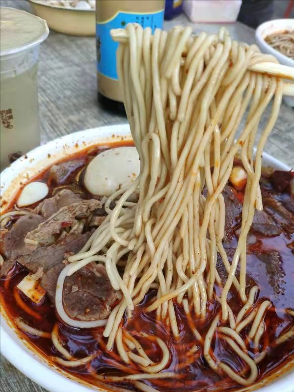 湖北襄阳牛肉面界的天花板,牛肉量大,味道地道,有人打