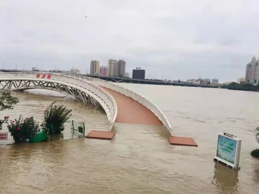 南阳遭遇强降雨 鸭河口水库加大下泄流量 切勿靠近行洪河道