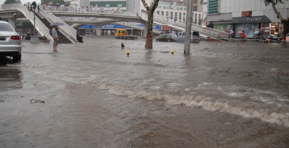 又是河南南阳遭遇特大暴雨为什么2021年雨水这么多呢