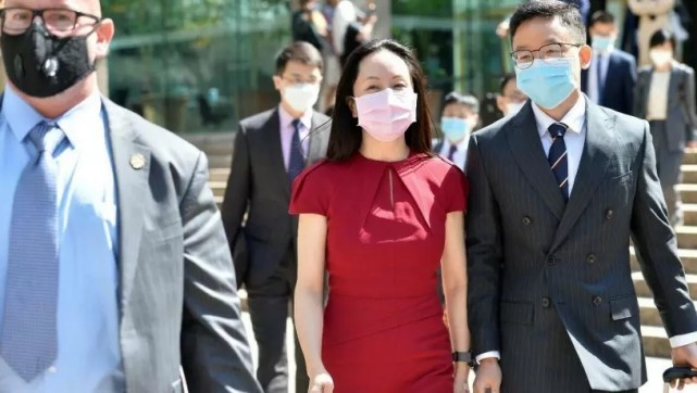 孟晚舟以一身靓丽中国红裙亮相!气质太绝,优雅大气真是太美了