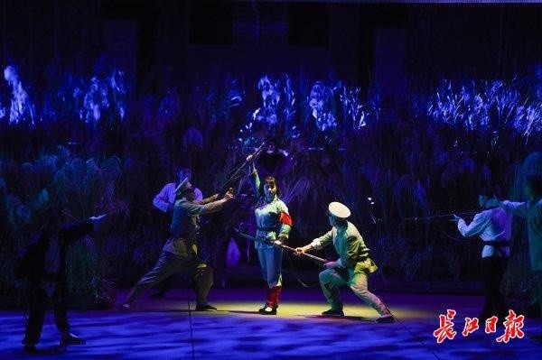 62年长演不衰洪湖水浪打浪唱遍世界