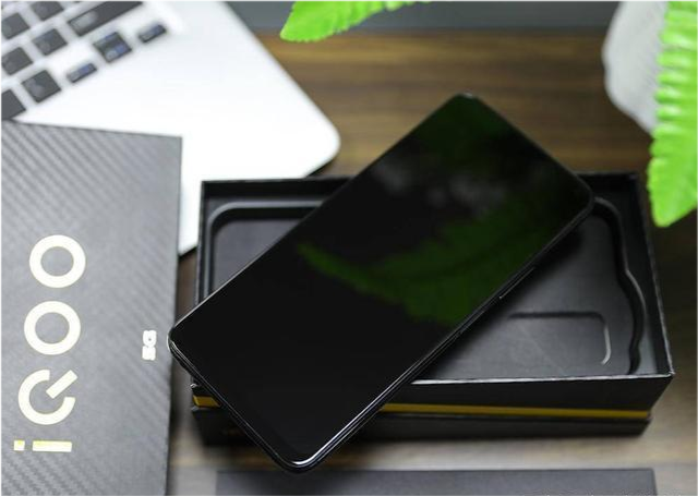 iqooz1手机图片,vivoiqooz1图片 iqoo z1评测:拍照出色,堆料十足的一款5g手机