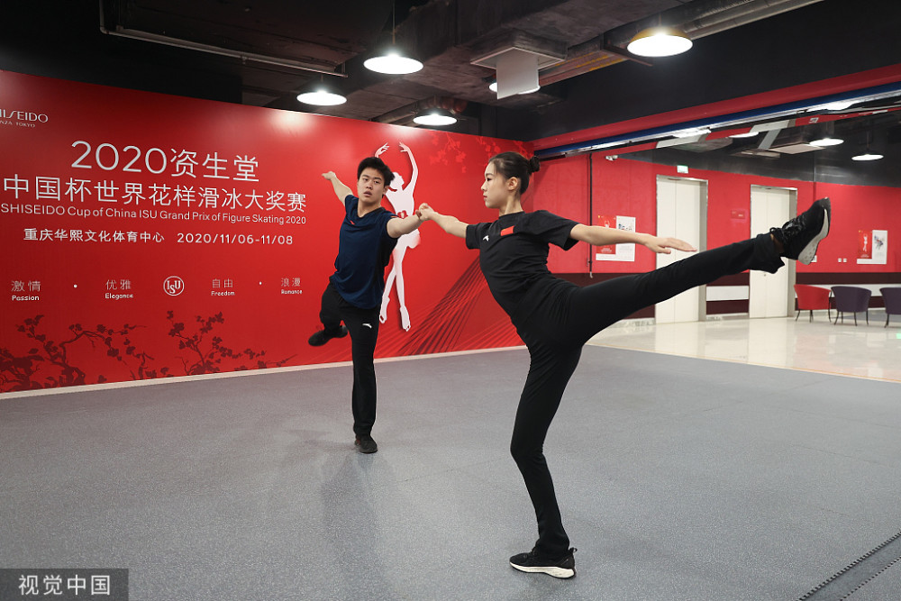 蓄力!中国花滑选手在雾迪杯发挥欠佳"et姐"却在祖国火辣起舞