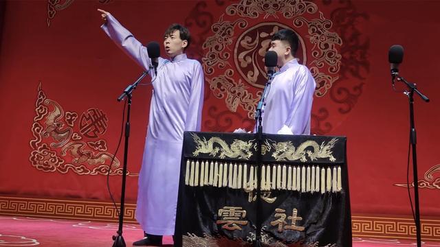 靳鹤岚砸挂李鹤彪,他三十才学相声,朱鹤松:我七岁就开始了