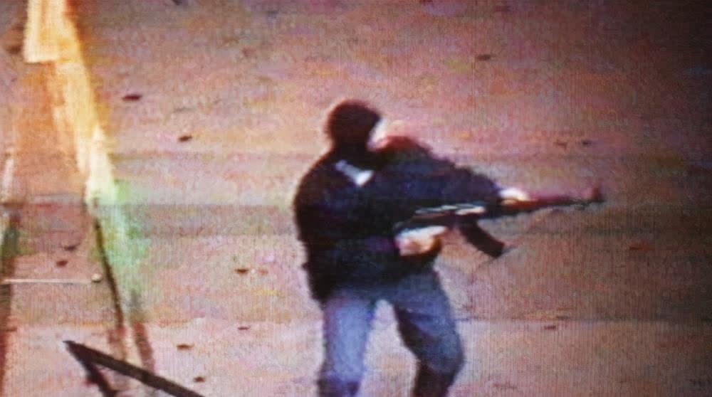 90年代的悍匪鹿宪洲单枪匹马手持冲锋枪6个月内抢劫3次运钞车