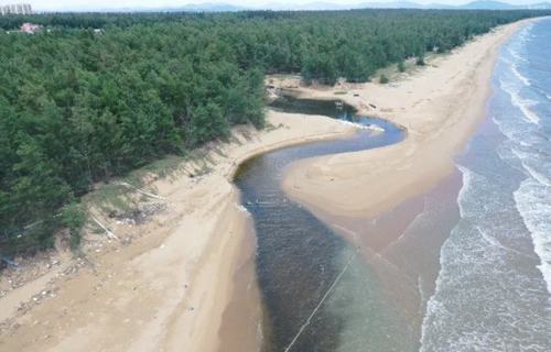 佛罗等部分沿海地区养殖尾水直排污染岸滩环境问题