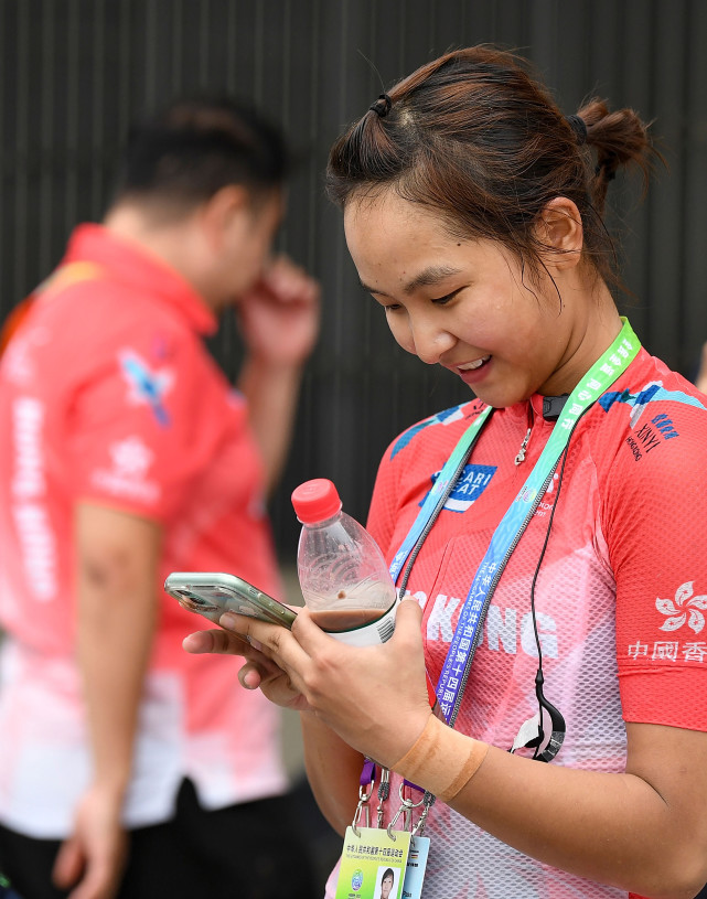 (全运会)公路自行车—女子个人赛:香港队选手李思颖夺冠