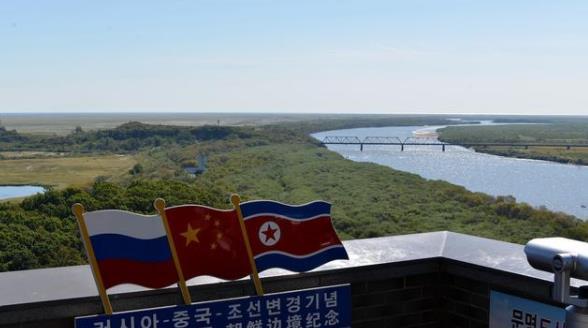 中国最窄领土,8米宽,是连接我国"海外飞地"防川村的唯一通道!