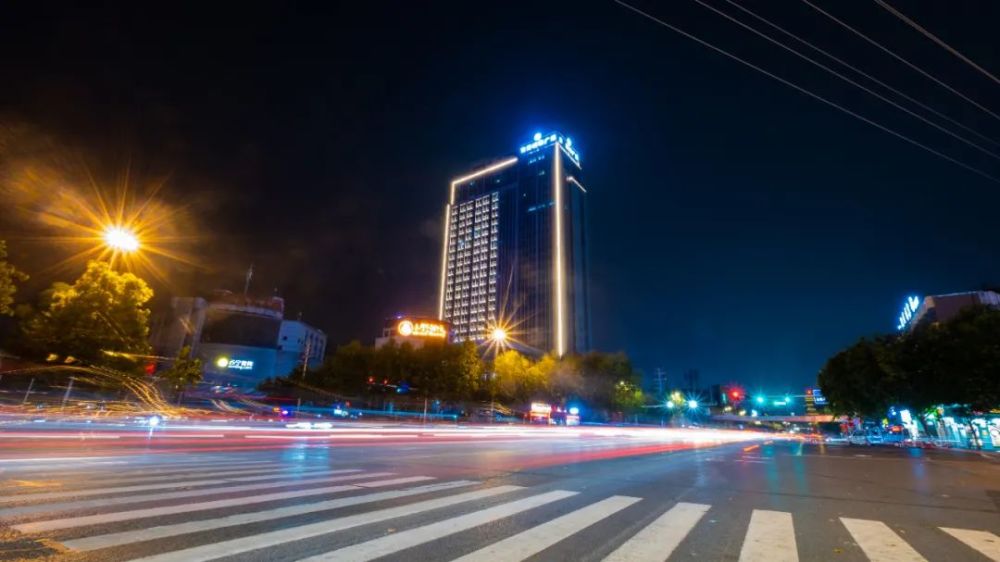 亳州发展 日新月异 你一定习惯了 这座城市白天的美景 古城飞花 满目