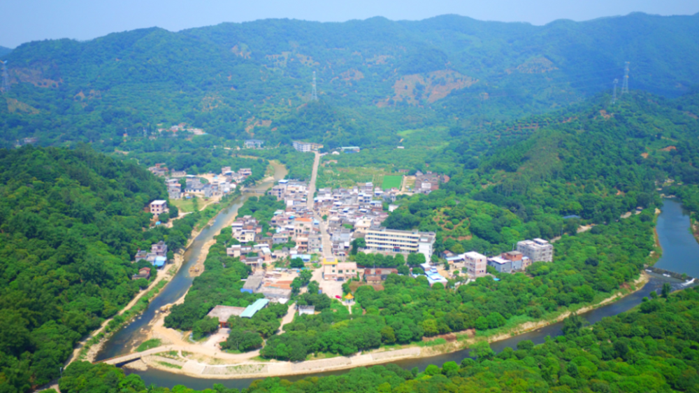 正果镇何屋村