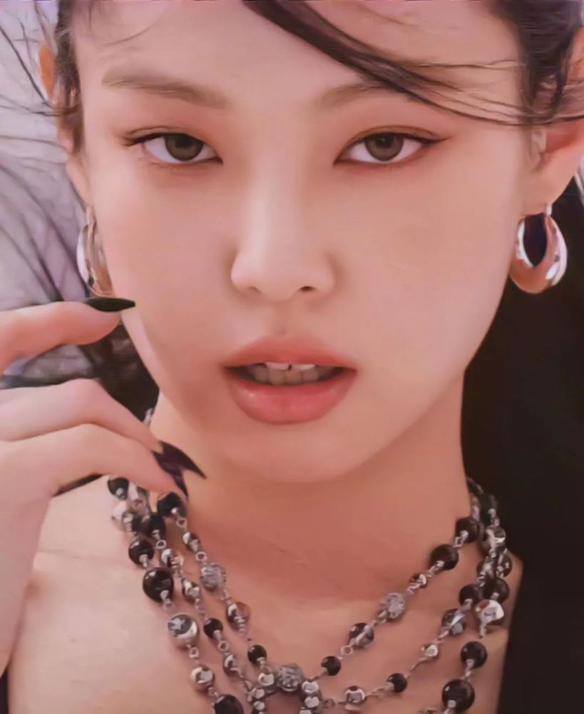 jennie被选为香奈儿2021/22系列活动的代言人 金智妮jennie||头像