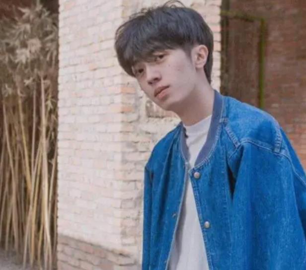 有道士证的rapper姜云升,靠算卦火出圈,为何人气这么高?