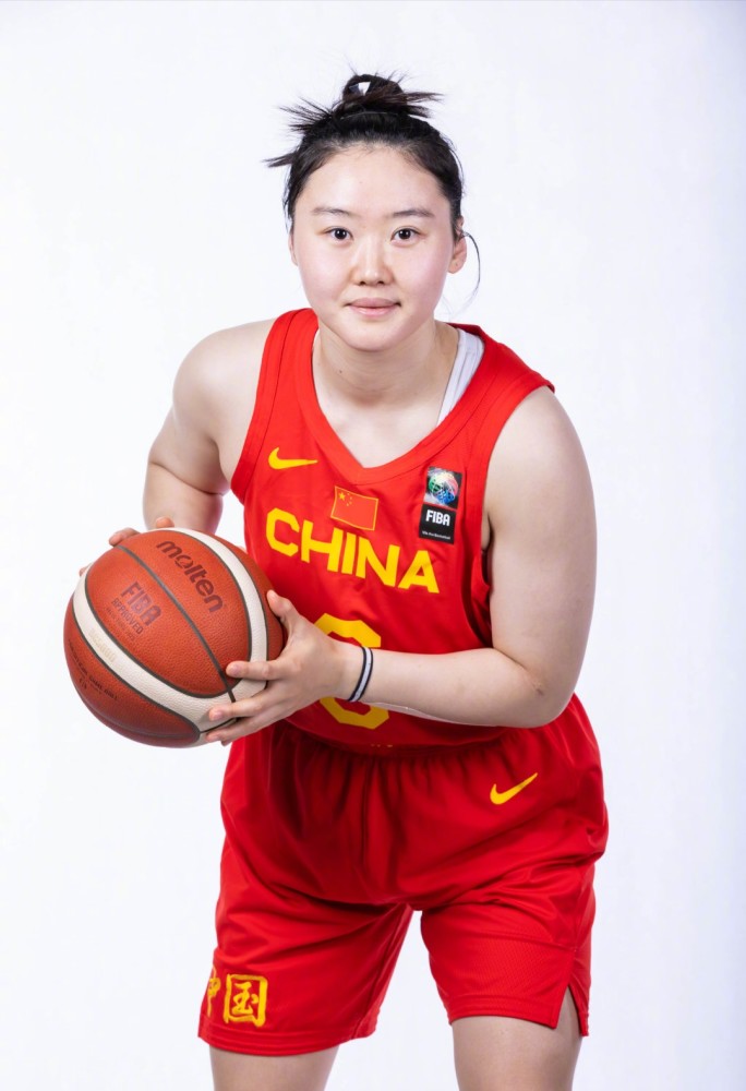 中国女篮定妆照