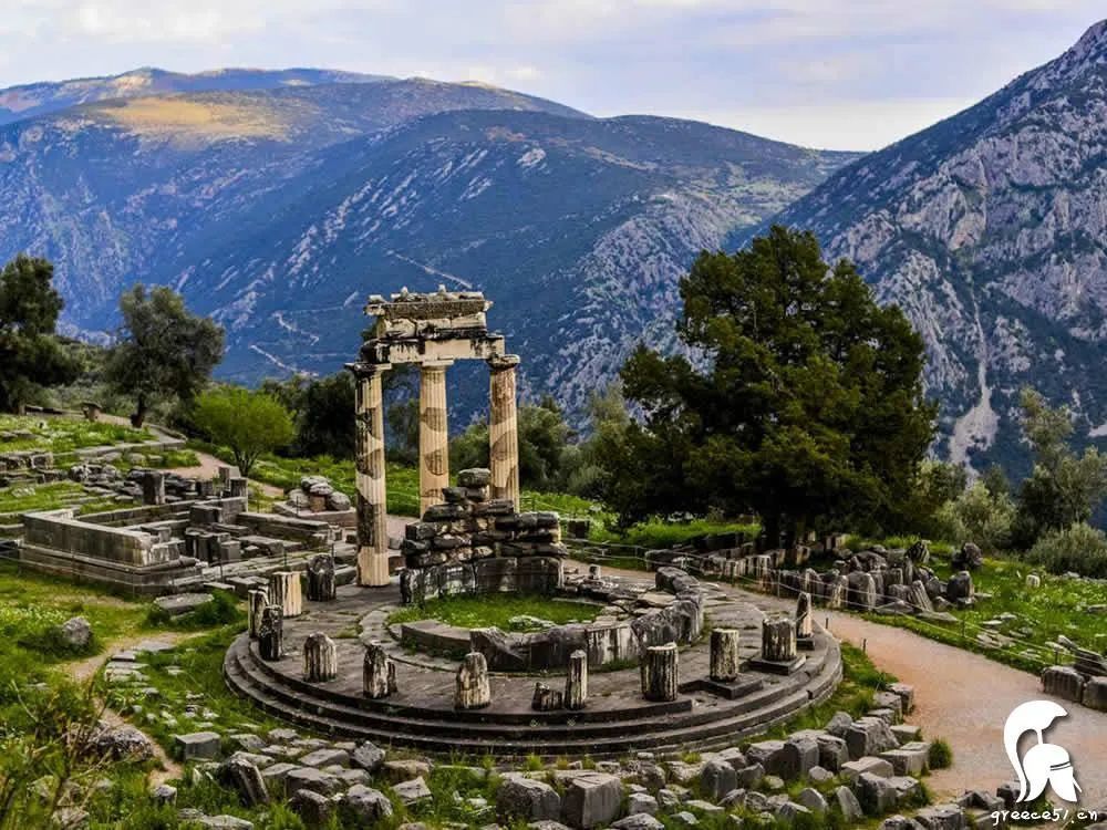 delphi site 希腊古典时代宗教遗址.供奉太阳神阿波罗的圣地.