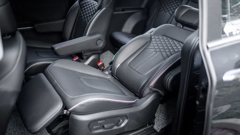 真正的家用mpv 北京现代库斯途上市16.98万元起