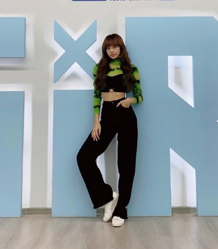 穿"毛裤"的lisa,才是女团风的"天花板"吧?